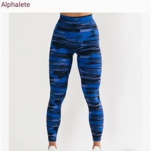 ALPHALETE Surface Pocket Legging- Size Small